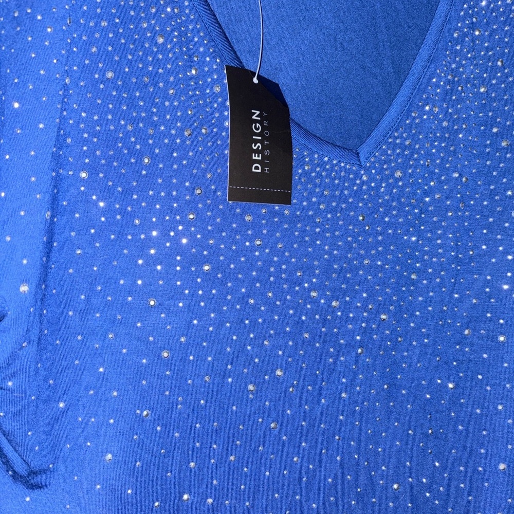 Design History Sapphire V-Neck Top with Rhinestones - Picture 4 of 9